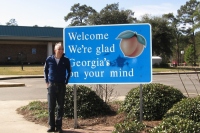 Filename=Dami_and_Georgia_Peach_Sign.jpg
Filesize=470KB
Dimensions=900x600
Date added=Feb 12, 2008 Dami_and_Georgia_Peach_Sign.jpg