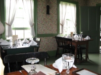 Filename=King_s_landing_King_s_Head_Inn_dining_room.jpg
Filesize=669KB
Dimensions=965x724
Date added=Sep 01, 2011 King_s_landing_King_s_Head_Inn_dining_room.jpg