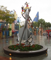 Filename=wdw_2011_hollywood_studios_artsy_mickeys.jpg
Filesize=606KB
Dimensions=772x904
Date added=Jan 25, 2011 wdw_2011_hollywood_studios_artsy_mickeys.jpg
